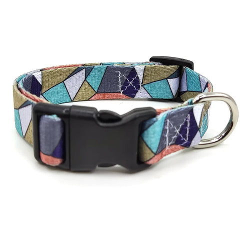 Collier pour chiens aux motifs colorรฉs. Vendu avec sa Laisse assortie. Confortable, convient aux petits chiens, chihuahuas, ou aux chats. Vendu dans la boutique ยซย Mon Petit Chihuahuaย ยป