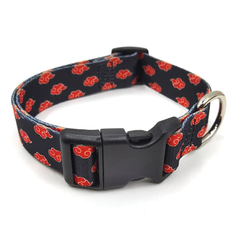 Collier pour chiens aux motifs « nuages rouges ». Vendu avec sa Laisse assortie. Confortable, convient aux petits chiens, chihuahuas, ou aux chats. Vendu dans la boutique « Mon Petit Chihuahua »