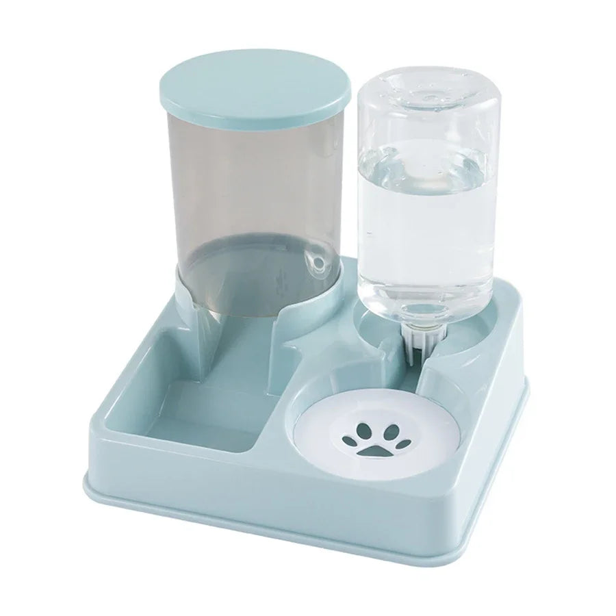 Gamelle double compartiment, automatique croquettes et eau. Adaptée à tous les petits chiens et les chats. Vendue sur la boutique Mon Petit Chihuahua. Couleur bleu