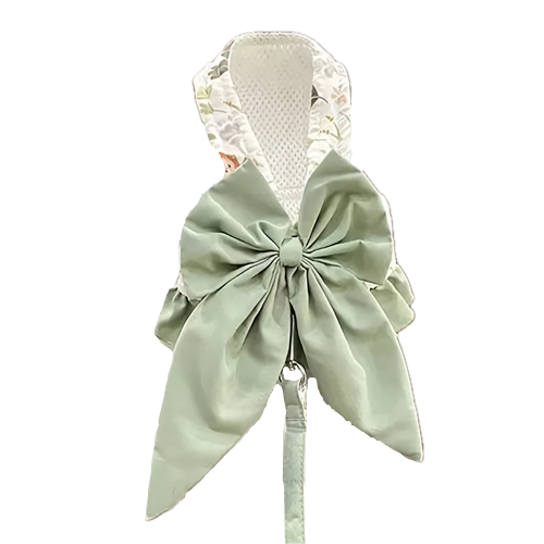 Harnais pour chiens avec un grand noeud papillon vert dans le dos. Vendu avec sa Laisse assortie. Confortable, convient aux petits chiens, chihuahuas, ou aux chats. Vendu dans la boutique « Mon Petit Chihuahua »
