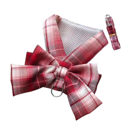 Harnais pour chiens en forme de Jupe rouge à carreaux. Vendu avec sa Laisse assortie. Confortable, convient aux petits chiens, chihuahuas, ou aux chats. Vendu dans la boutique « Mon Petit Chihuahua »