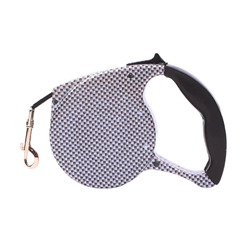 Laisse rétractable avec motifs damier pour chiens. Pratique, convient aux petits chiens, chihuahuas, ou aux chats. Vendu dans la boutique « Mon Petit Chihuahua »