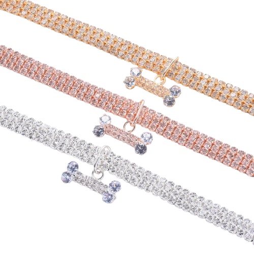Collier pour chiens avec strass argenté ou doré ou rose et pendentif OS. Confortable, convient aux petits chiens, chihuahuas, ou aux chats. Vendu dans la boutique « Mon Petit Chihuahua »
