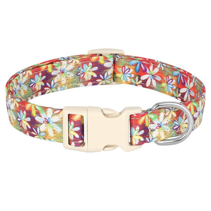 Collier pour Chihuahua en tissu coloré avec motifs fleurs. Tendance, pour offrir confort et sécurité à votre petit chien ou chat