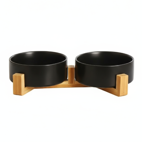 Gamelle en céramique colorée avec support en bois. Adaptée pour les croquettes et l'eau. Convient à tous les petits chiens et les chats. Vendue sur la boutique Mon Petit Chihuahua. Couleur 
noir