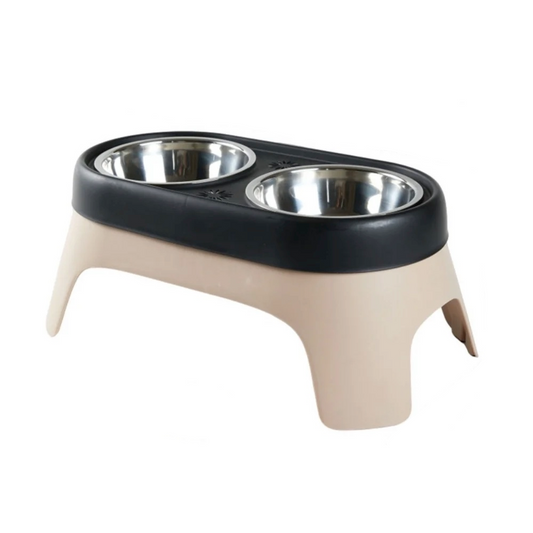 Gamelle double compartiment, surélevée, avec des bols en inox. Support en plastique résistant. Adaptée à tous les petits chiens et les chats. Vendue sur la boutique Mon Petit Chihuahua. Couleur beige et noir