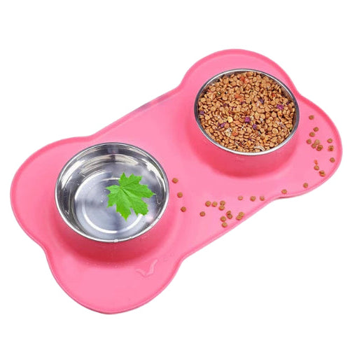 Gamelle double compartiment, avec support plastique antidérapant. Adaptée à tous les petits chiens et les chats. Vendue sur la boutique Mon Petit Chihuahua. Couleur rose