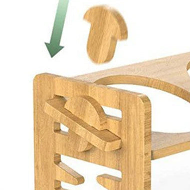 Gamelle double compartiment, surélevée et inclinable. Support en bambou. Adaptée à tous les petits chiens et les chats. Vendue sur la boutique Mon Petit Chihuahua. Vue du système d'inclinaison
