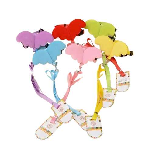 Harnais de plusieurs couleurs avec ailes d’ange en relief et sa laisse assortie pour petit chien. Réglable et confortable, convient aux petits chiens, chihuahuas, ou aux chats.