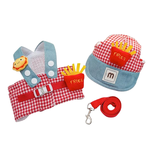 Harnais rouge et bleu motifs Mc Do pour petit chien avec casquette et laisse assortie. Confortable, convient aux petits chiens, chihuahuas, ou aux chats.