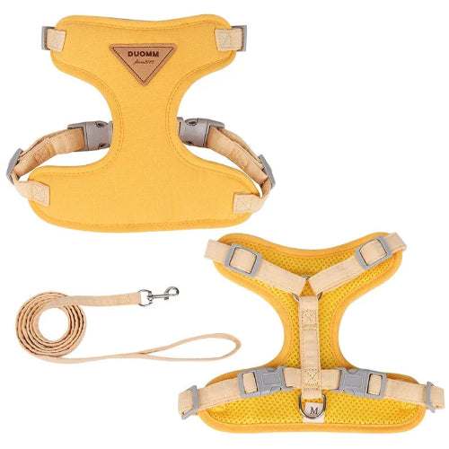 Harnais jaune pour petit chien avec sa laisse assortie. Confortable, convient aux petits chiens, chihuahuas, ou aux chats.