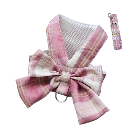 Harnais pour chiens en forme de Jupe rose à carreaux. Vendu avec sa Laisse assortie. Confortable, convient aux petits chiens, chihuahuas, ou aux chats. Vendu dans la boutique « Mon Petit Chihuahua »