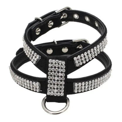 Harnais brillant noir avec strass pour chiens. Confortable, convient aux petits chiens, chihuahuas, ou aux chats. Vendu dans la boutique « Mon Petit Chihuahua »
