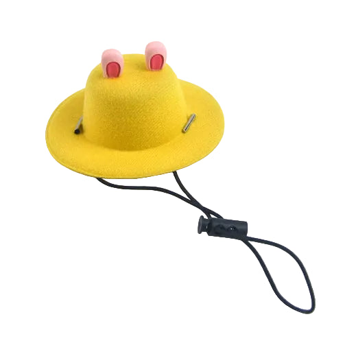 Chapeau coloré jaune pour petit chien, avec motifs sur le dessus. Accessoire élégant et amusant vendu sur la boutique Mon Petit Chihuahua. Convient aussi aux chats.
